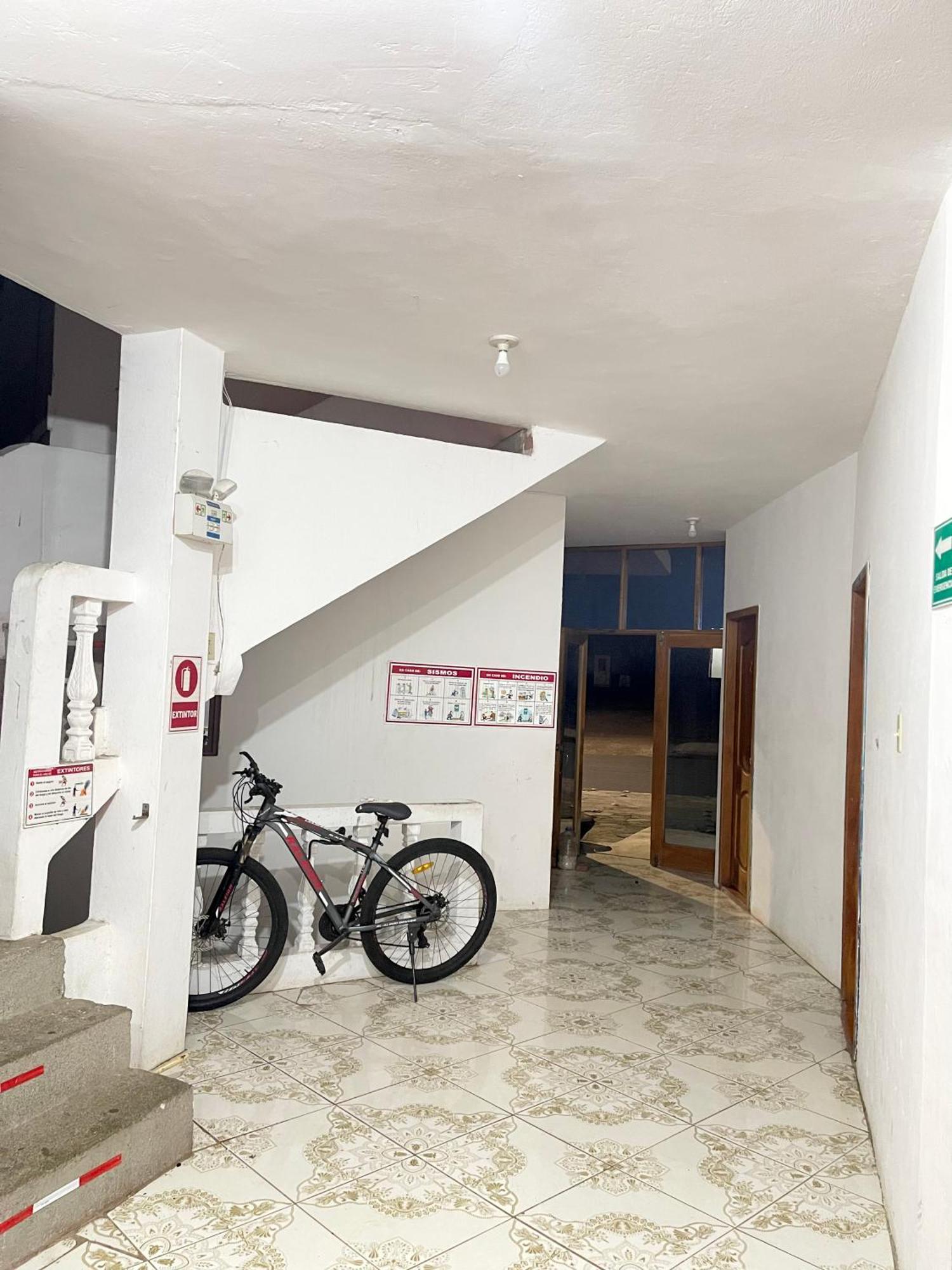 ホテル Hostal Vista Al Mar プエルト・バケリソ・モレノ エクステリア 写真