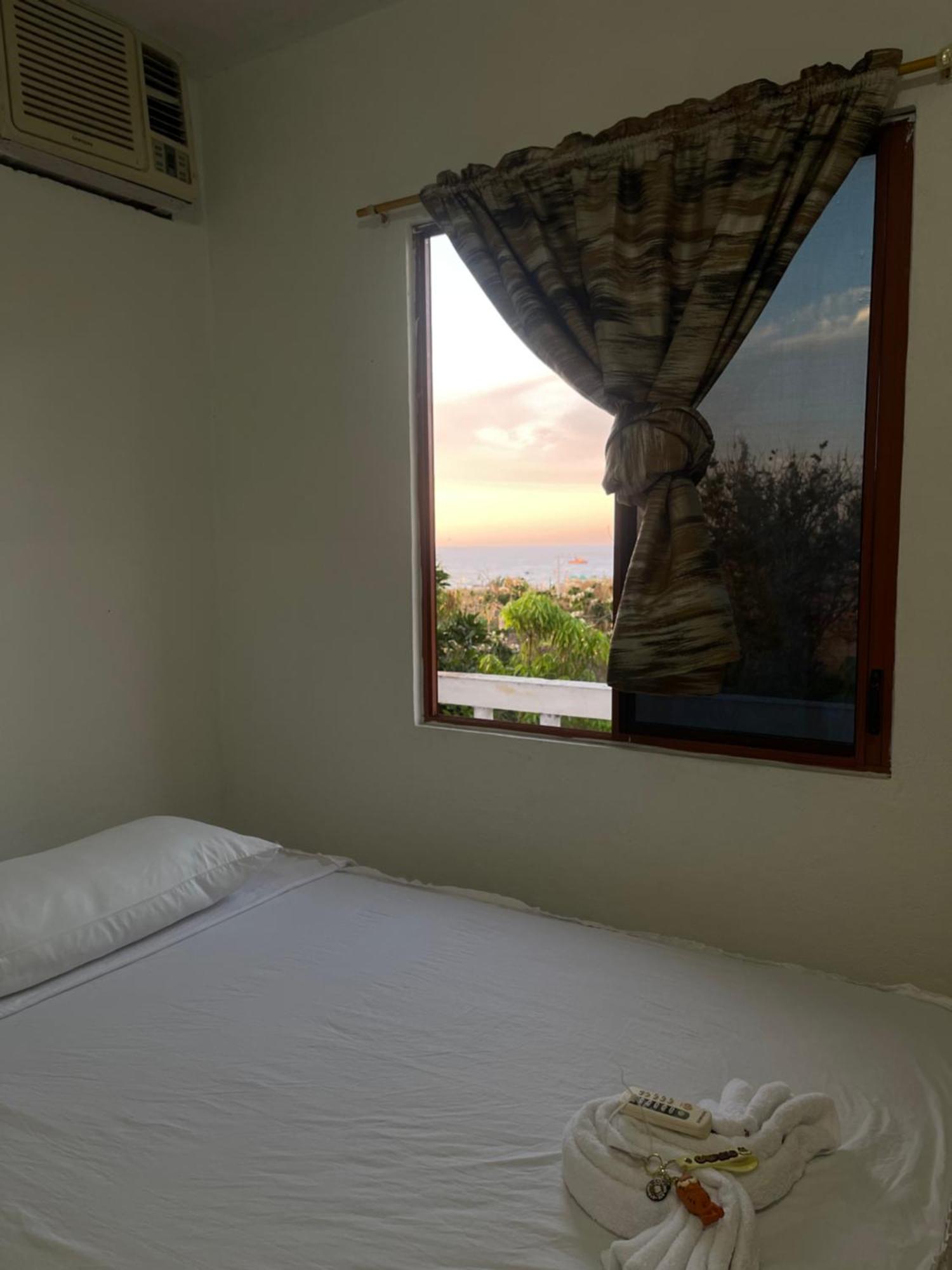ホテル Hostal Vista Al Mar プエルト・バケリソ・モレノ エクステリア 写真